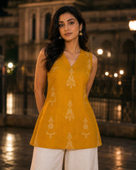 Peetambari Open-Back Bow Cotton Kurti